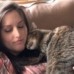 Featured-Cat-Finds-Mom-Pregnant-FB